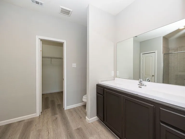 208 Harvey St — Photo 11
