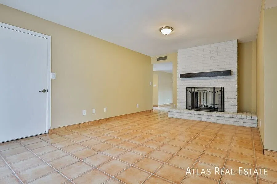 Poolside Paradise in Chandler 4 Bed, 2 Bath Retreat — Photo 3