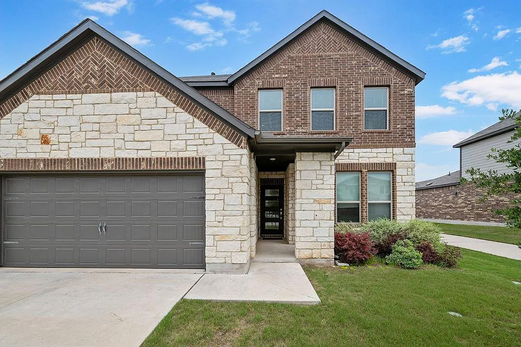 4 bed, 3.0 bath, 2234 sqft, $2,300 — Photo 3