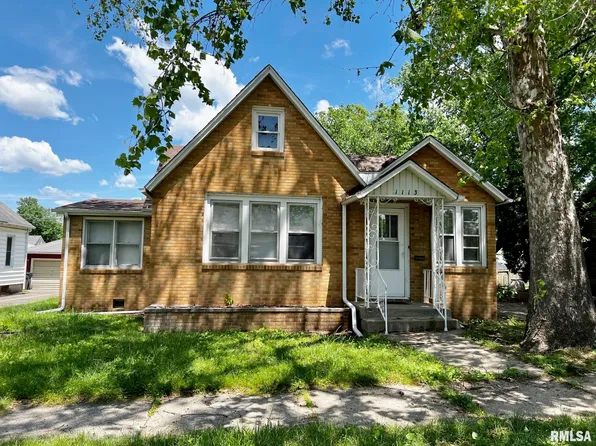 1113 & 1113 1/2 Charlotte St, Pekin, IL 61554
