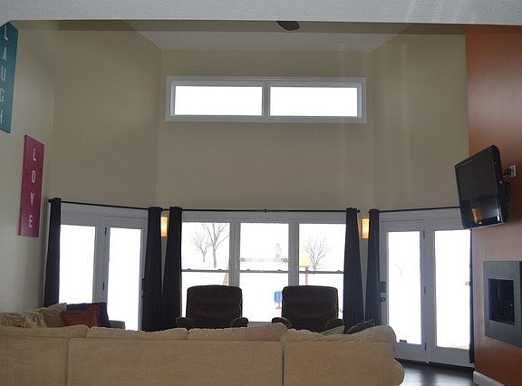 3rd image of 16146 Charlet Ln