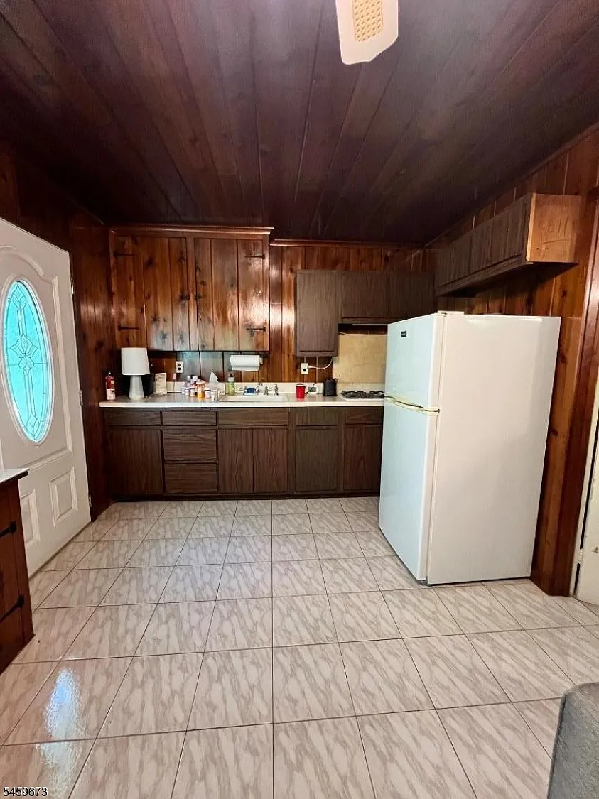 1 bed, 1.0 bath, $1,800 — Photo 1