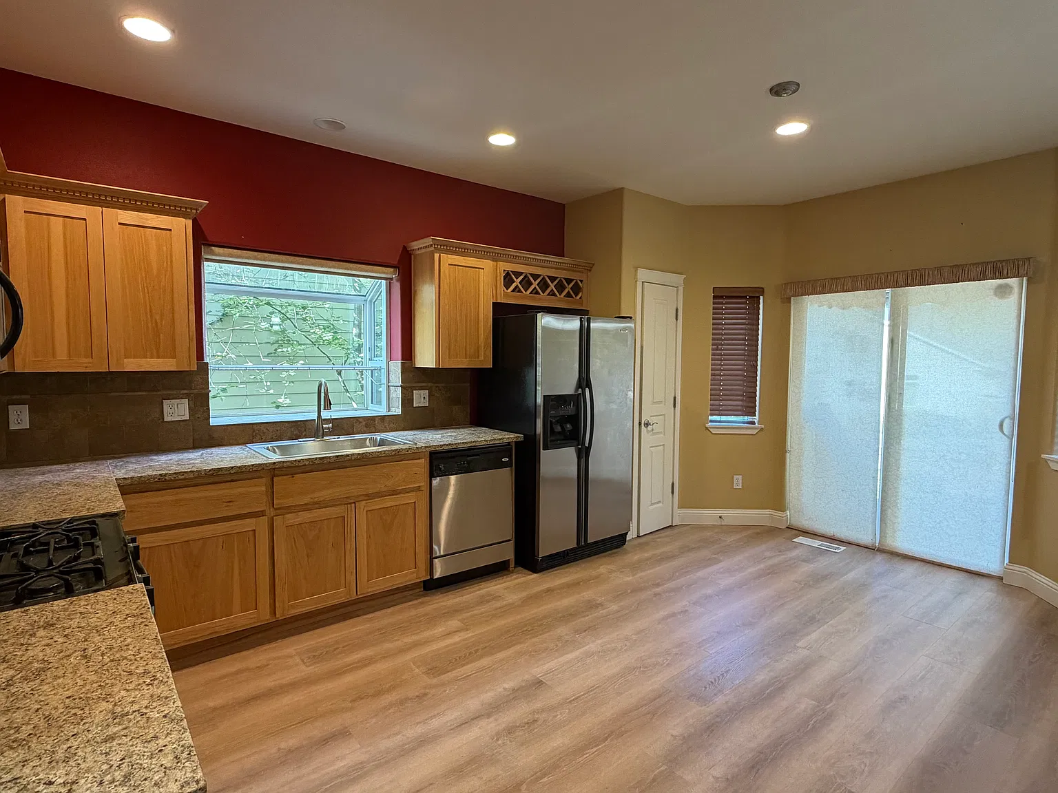 17910 NE 36th Way — Photo 3