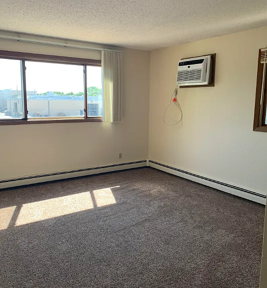 325 37th Ave N #202 — Photo 4