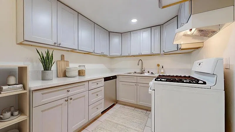 2 bed, 1.5 bath, 1100 sqft, $2,495 — Photo 3