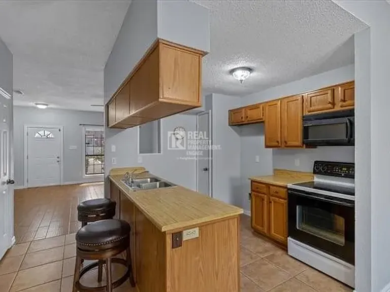 234 Samuel Blvd #P-1 — Photo 6