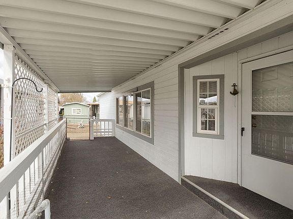 5th image of 310 Whispering Willow Dr