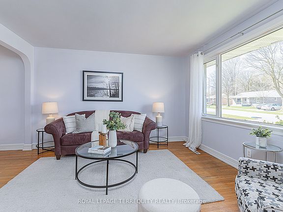 5th image of 32 Admiral Rd