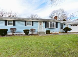 529 Chesterfield Rd, Oakdale, CT 06370