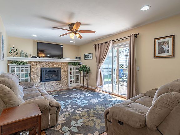 3rd image of 2525 E Dale Ct