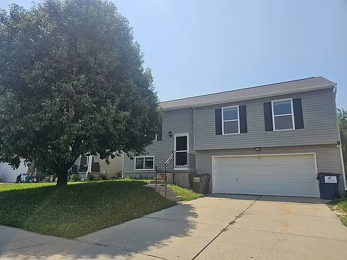 8120 S 161st Ter Photo 1