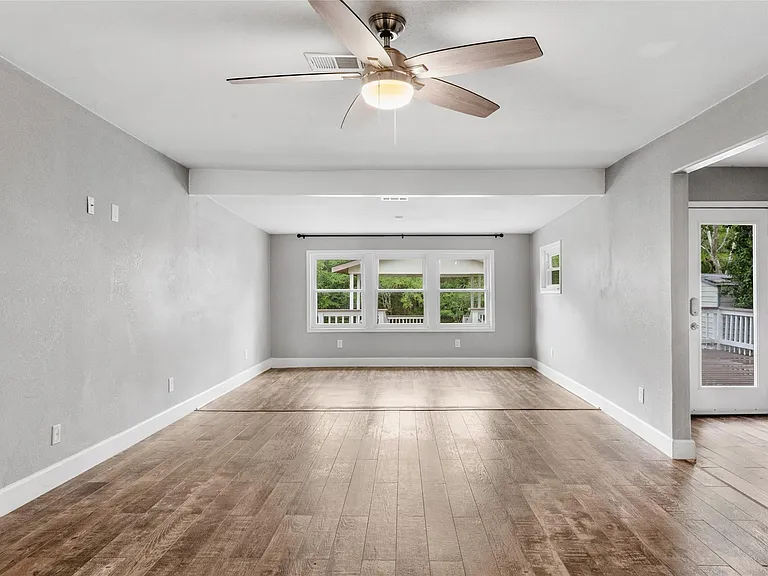 3310 Oak Dr — Photo 9