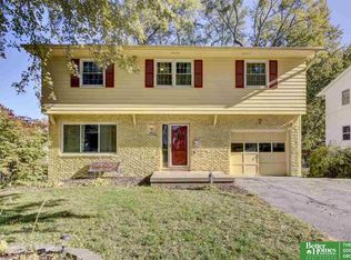 811 Kendel Dr, Papillion, NE 68046