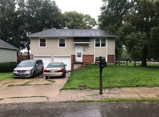 103 Village Ln, Buckner, MO 64016