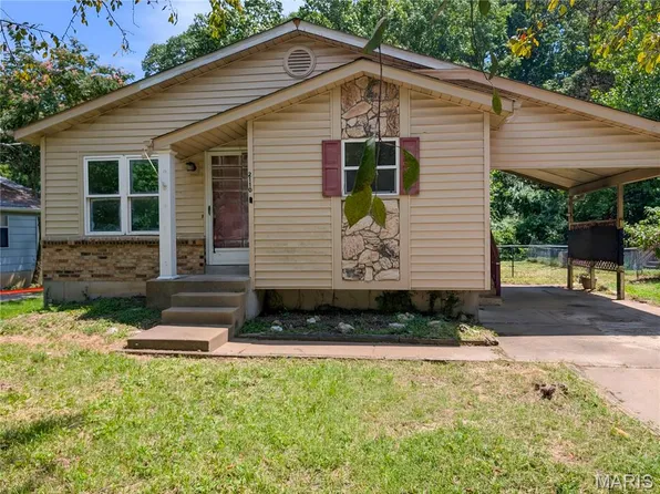 2110 Bryan Dr, High Ridge, MO 63049