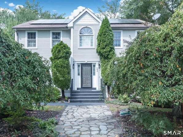 23 Mayo Avenue, Montville, CT 06370