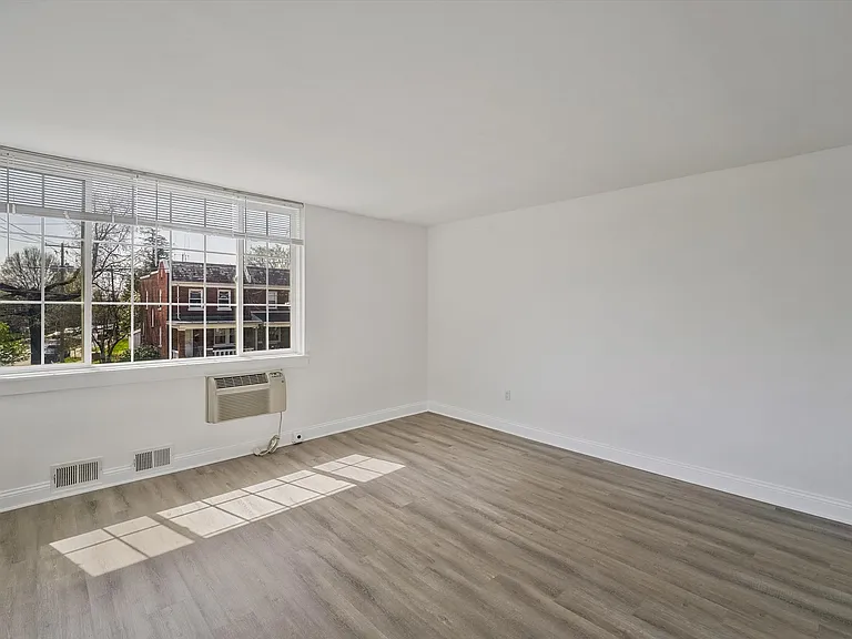 1244 Savannah Pl SE #B — Photo 11