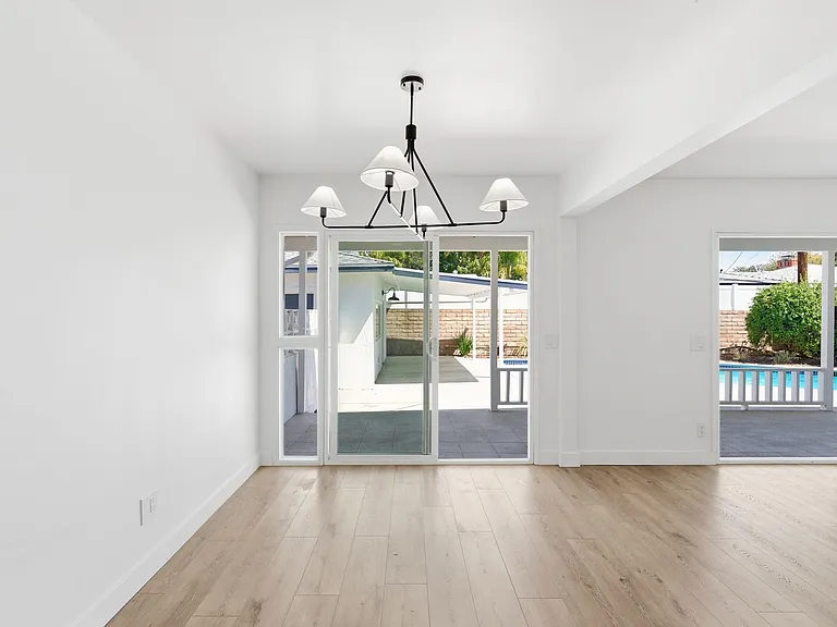 16257 Los Alimos St — Photo 5