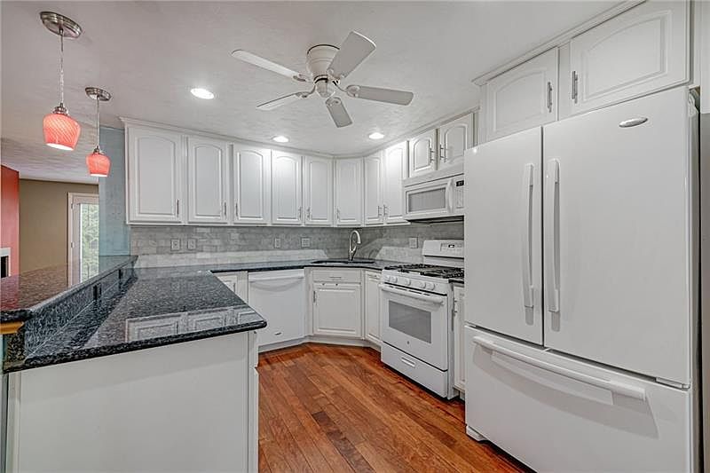 590 Woodmere Dr New Stanton PA 15672 Apartments for Rent Zillow