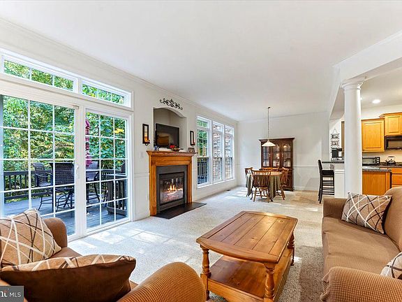 5th image of 3132 Woodsedge Dr