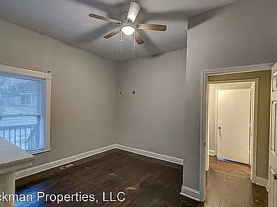 276 E Loudon Ave — Photo 4