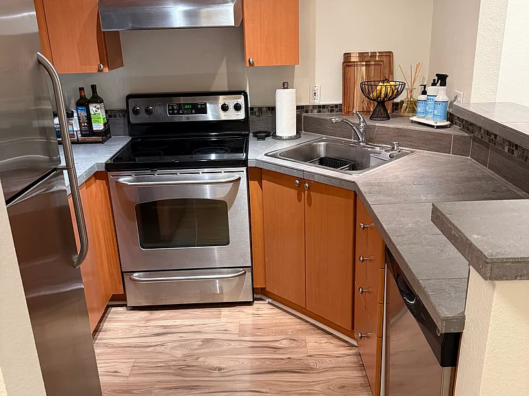 621 5th Ave N #208 — Photo 3