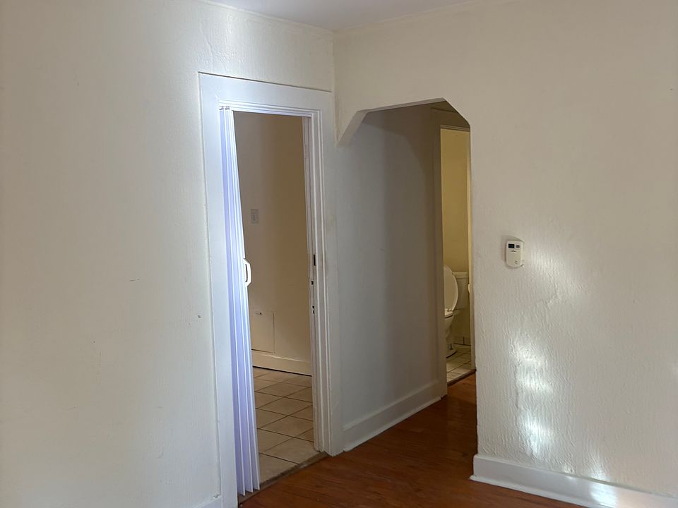1st image of 906 N Martel Ave #1