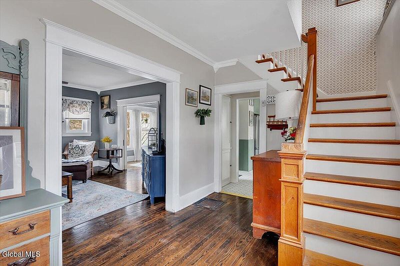 4th image of 7 Mountain View Avenue