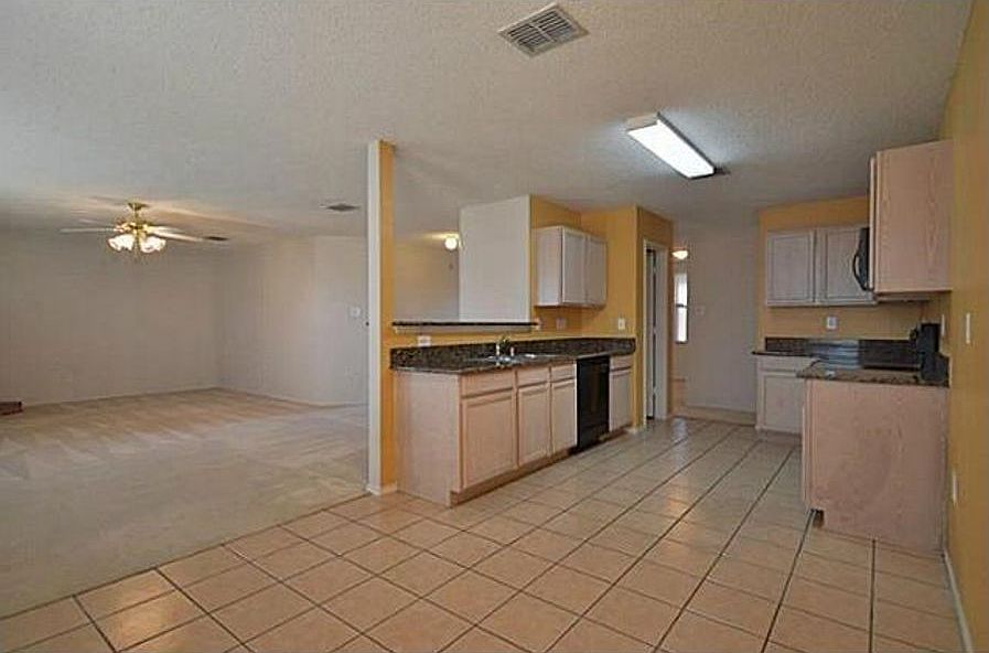 1st image of 907 Sanden Blvd