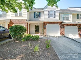 8729 Robinson Forest Dr, Charlotte, NC 28277