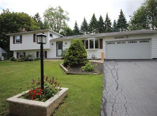 200 Hillview Dr, Rochester, NY 14622