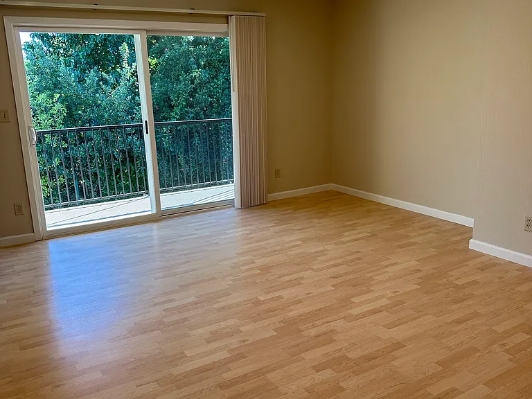 376 College Ave #7B — Photo 3