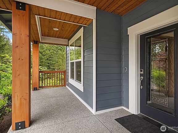 3rd image of 3504 SE 16th Street