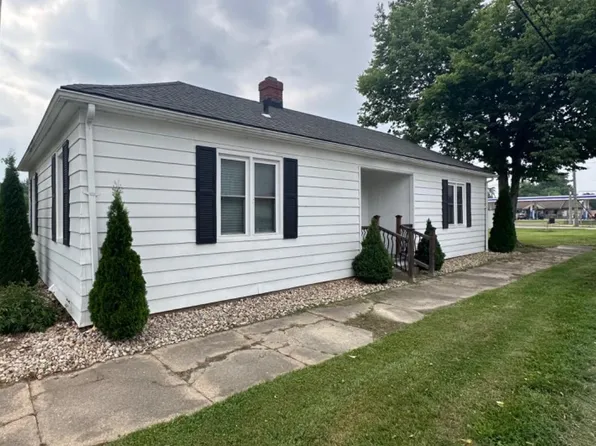 120 S Apple St, Fayetteville, OH 45118