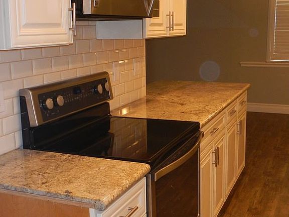 2nd image of 6824 Antigua Way