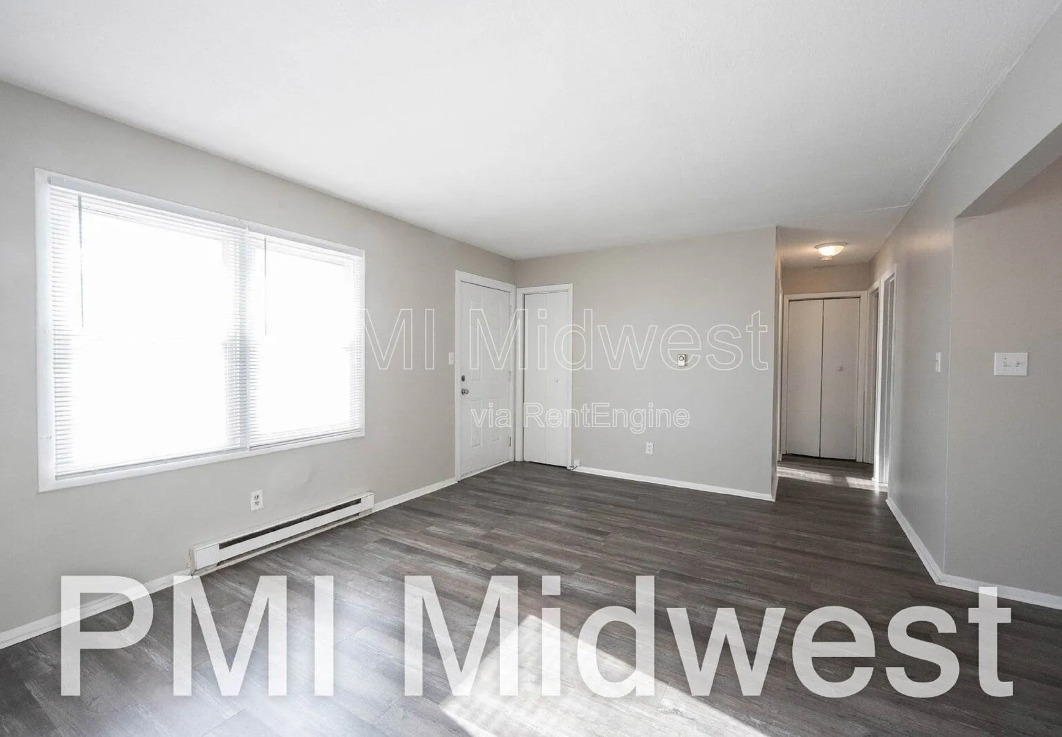 2 bed, 1.0 bath, 800 sqft, $850 — Photo 2