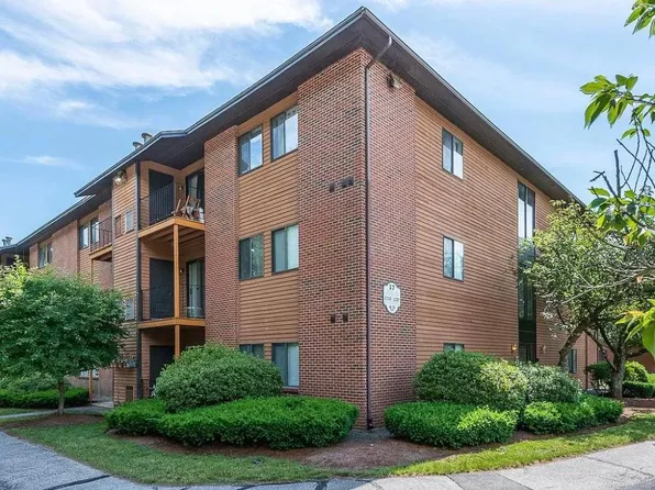 17 Blackstone Dr #12, Nashua, NH 03063