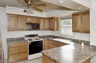 5th image of 206 N Dr W
