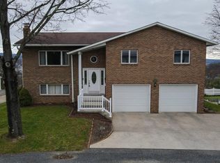 421 Fairmont Ln, Cumberland, MD 21502