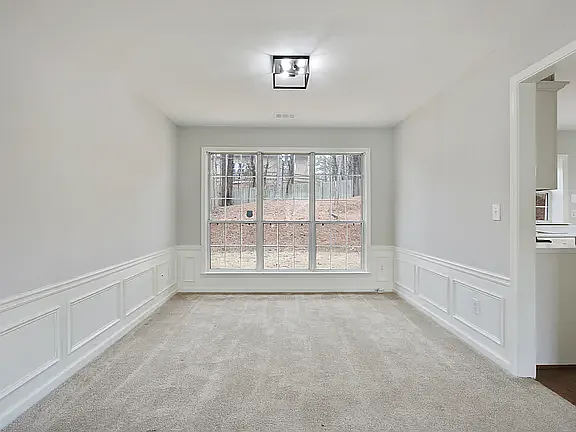 4 bed, 2.5 bath, 2072 sqft, $3,200 — Photo 4