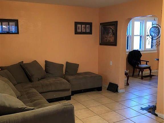 3rd image of 4303 Anderson Ave