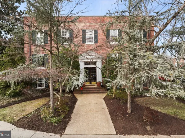 1 W Maple St APT 101, Alexandria, VA 22301