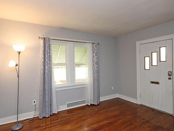 3rd image of 2108 Lynch Ave
