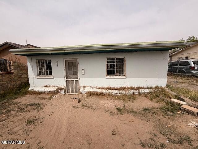 1st image of 653 Lafayette Dr