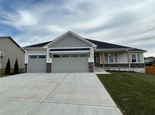 2344 NE Colonnade Ave, Blue Springs, MO 64029