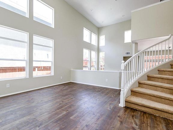 5th image of 778 Bennett Ave