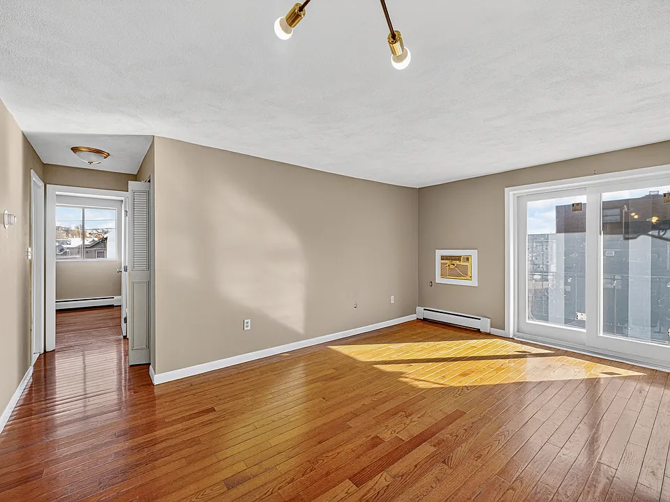 33 Cary Ave
