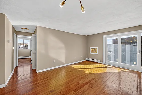 33 Cary Ave Photo 1