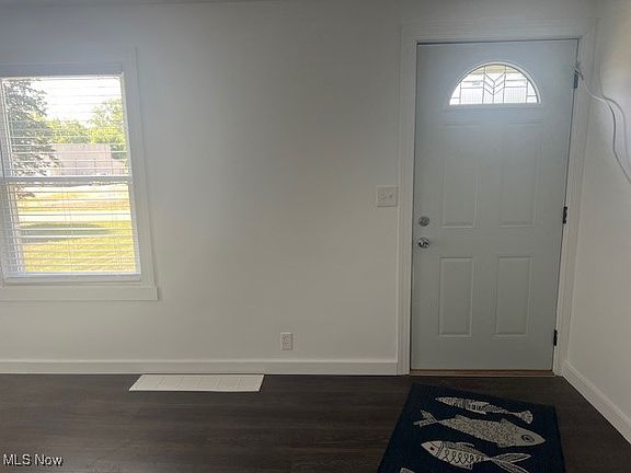 4th image of 4226 Fargo Ave NE
