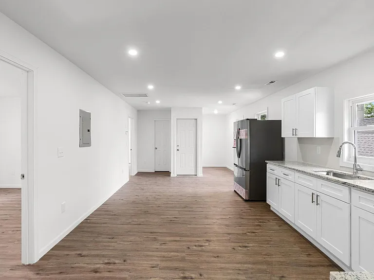 16 Arch St #1 — Photo 7